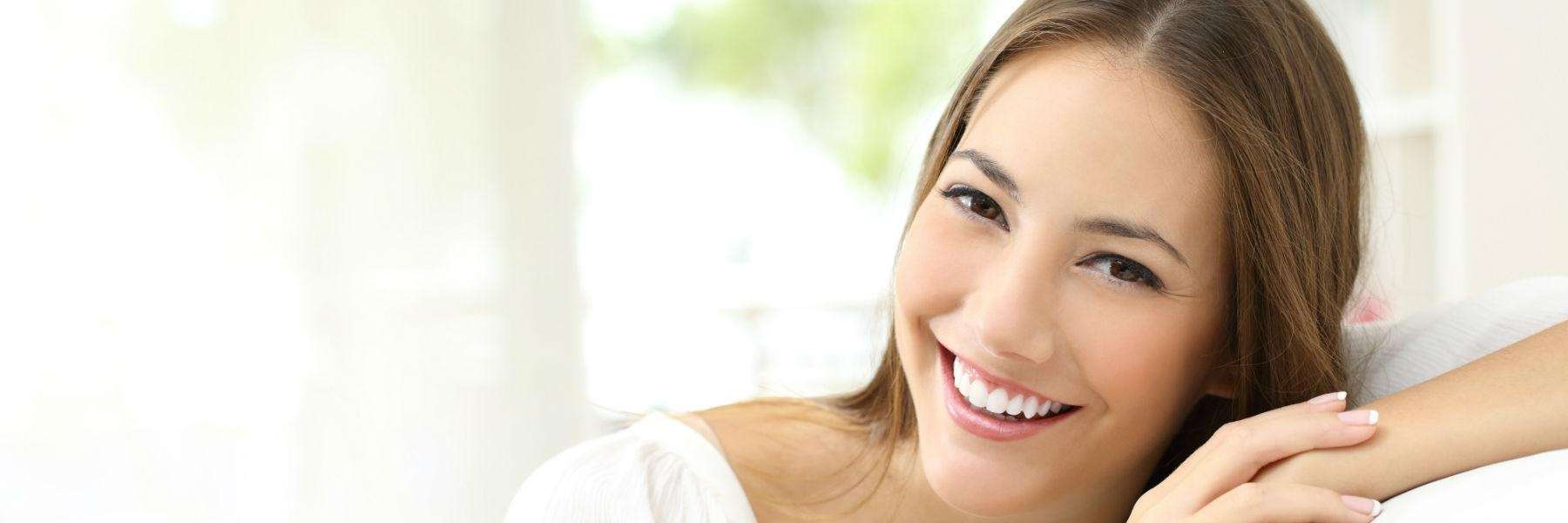 difference between dental crowns and veneers